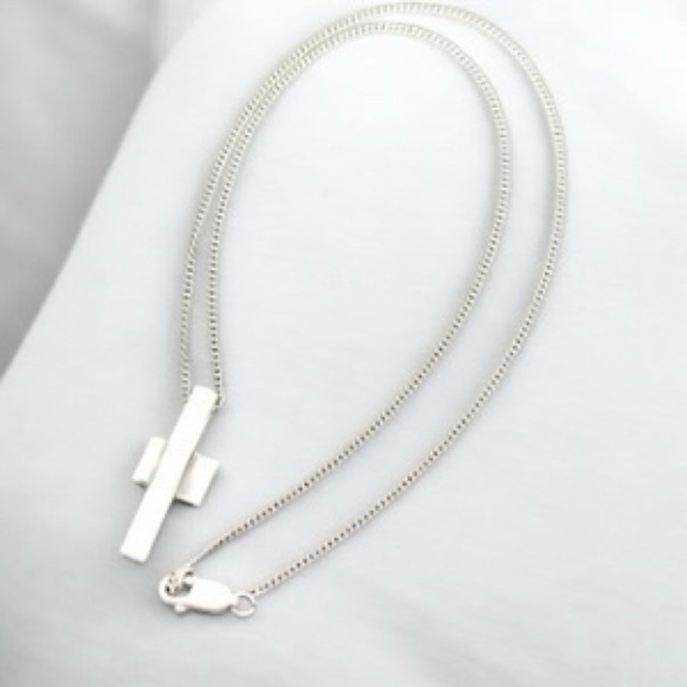 Gucci Silver Cross Necklace SV925